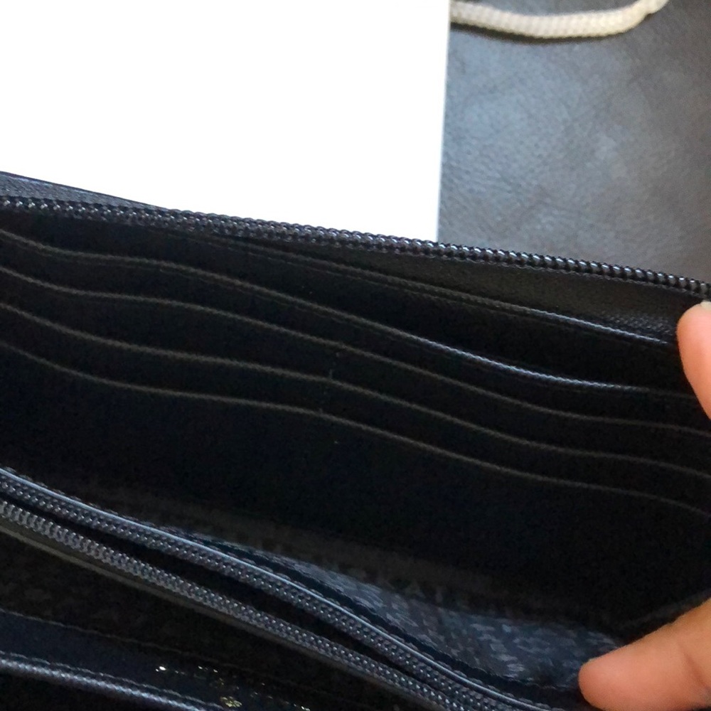 Kate Spade Wallet - Picture 8 of 8